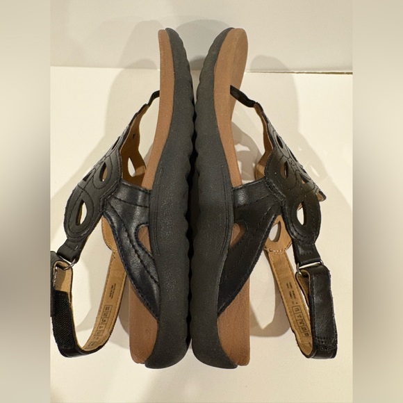 Rockport Black Thong Sandals with Intricate Cut-Out Design Size 7.5 - Picture 8 of 10